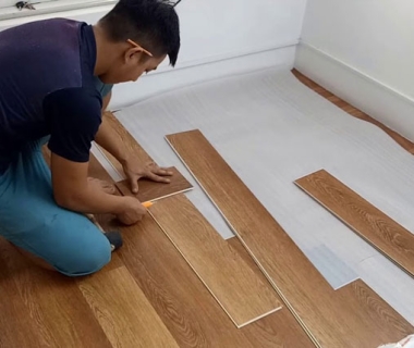 Tại sao nên dùng xốp PE foam lót sàn? Lợi ích và hướng dẫn thi công chi tiết