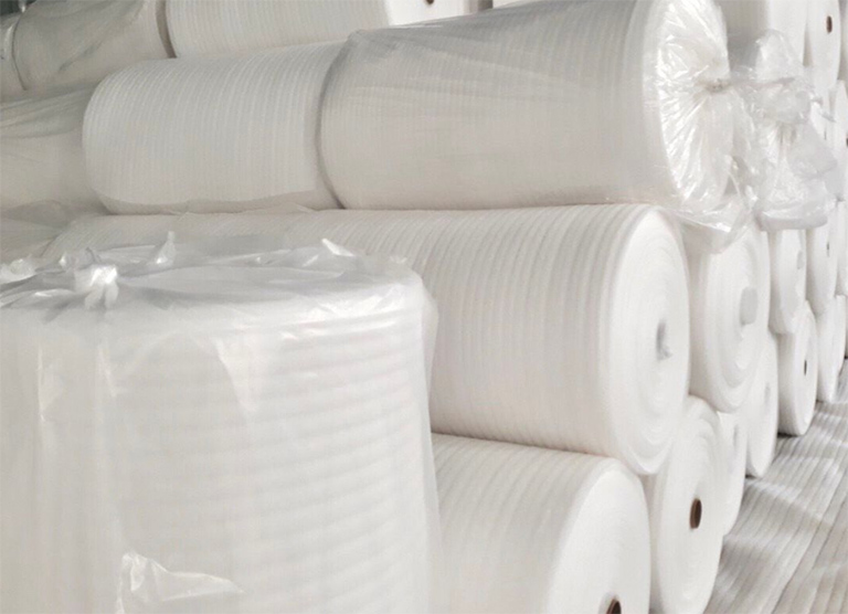 Cách bảo quản cuộn mút xốp PE foam trong kho để không bị biến dạng, giảm chất lượng