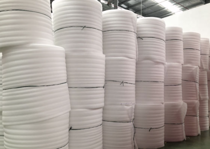 Cách bảo quản cuộn mút xốp PE foam trong kho để không bị biến dạng, giảm chất lượng